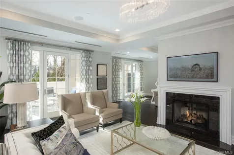3000 Royal Court North Hills NY 11040
