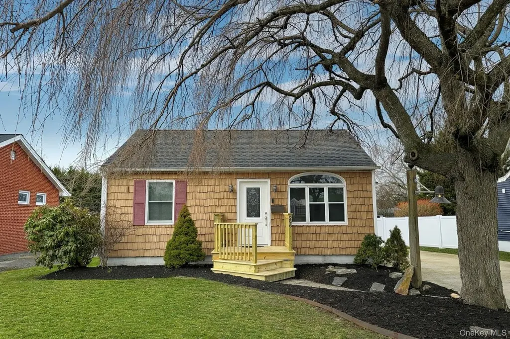 296 Bay Avenue Patchogue NY 11772