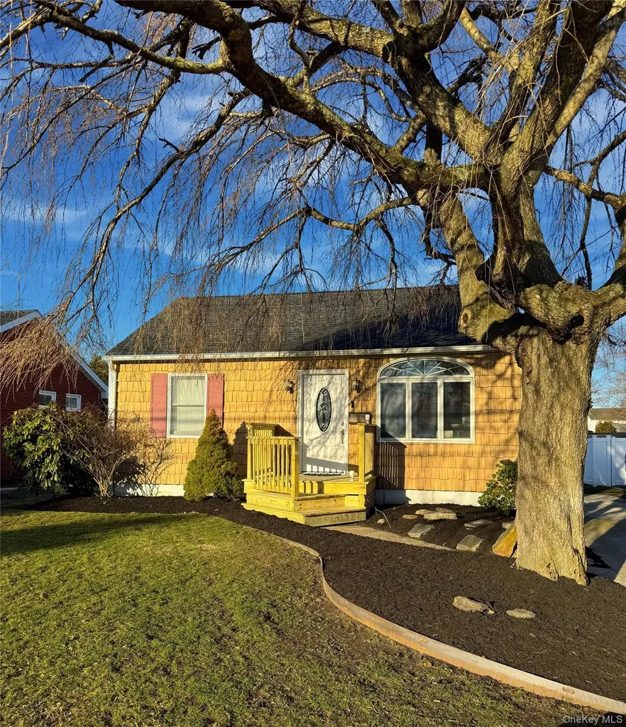 296 Bay Avenue Patchogue NY 11772