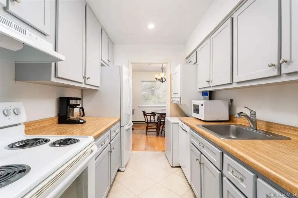 506 Drew Drive Saint James NY 11780