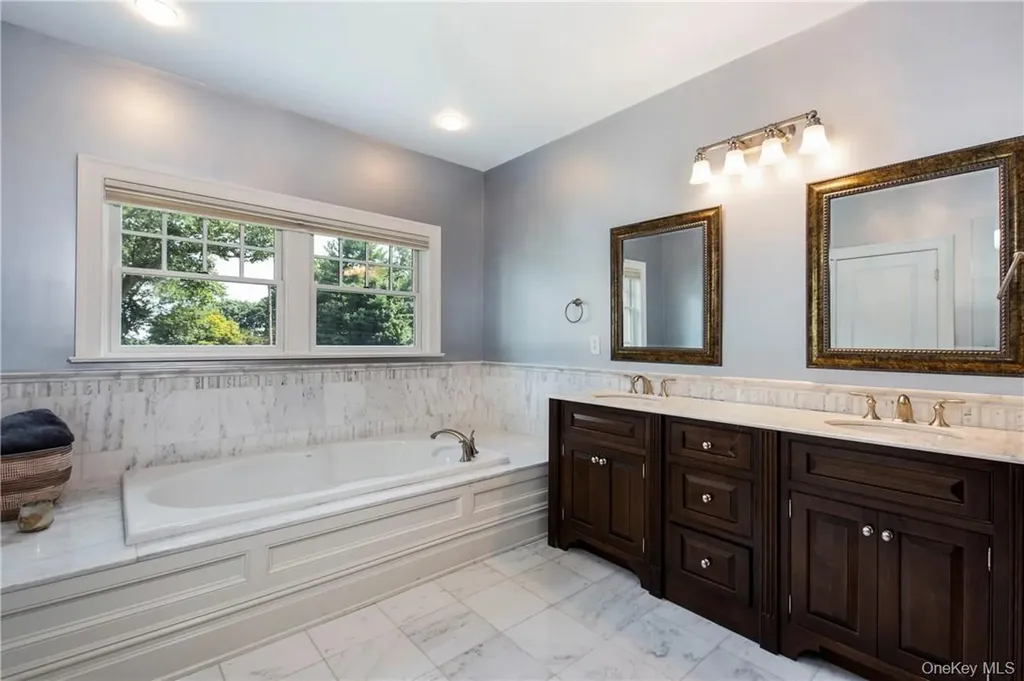 5 Trails End Rye NY 10580