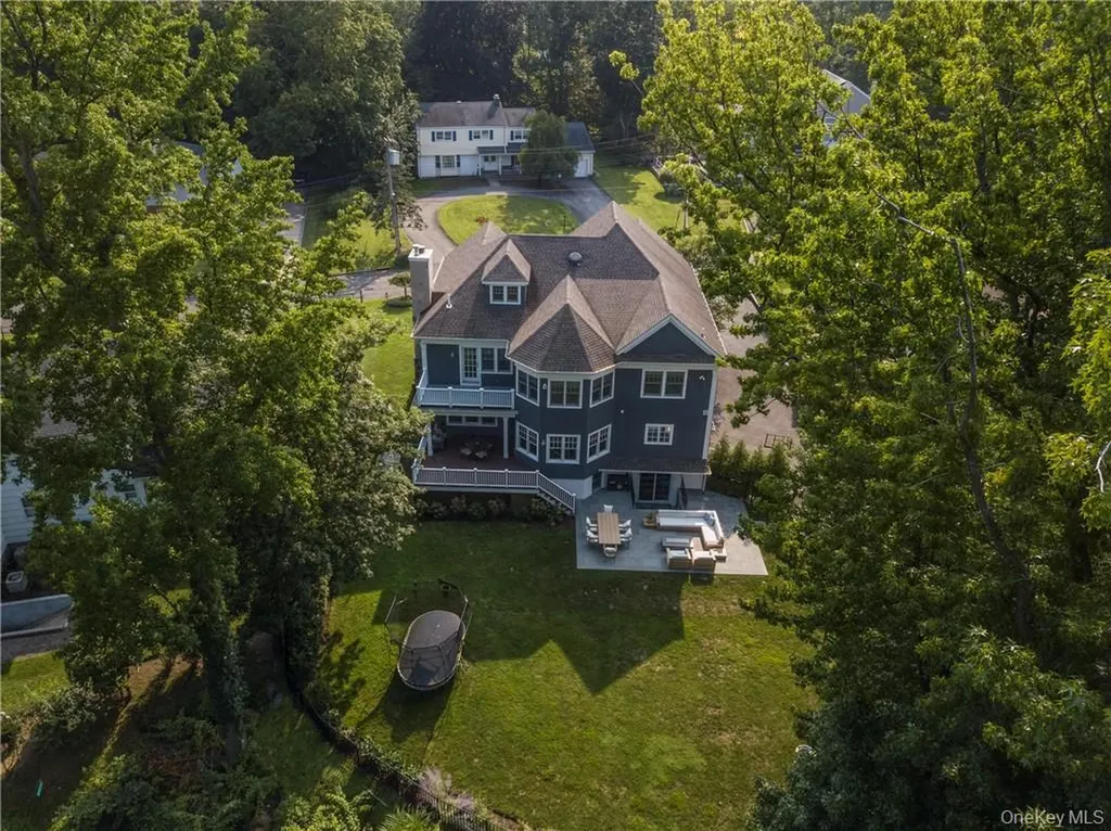 5 Trails End Rye NY 10580