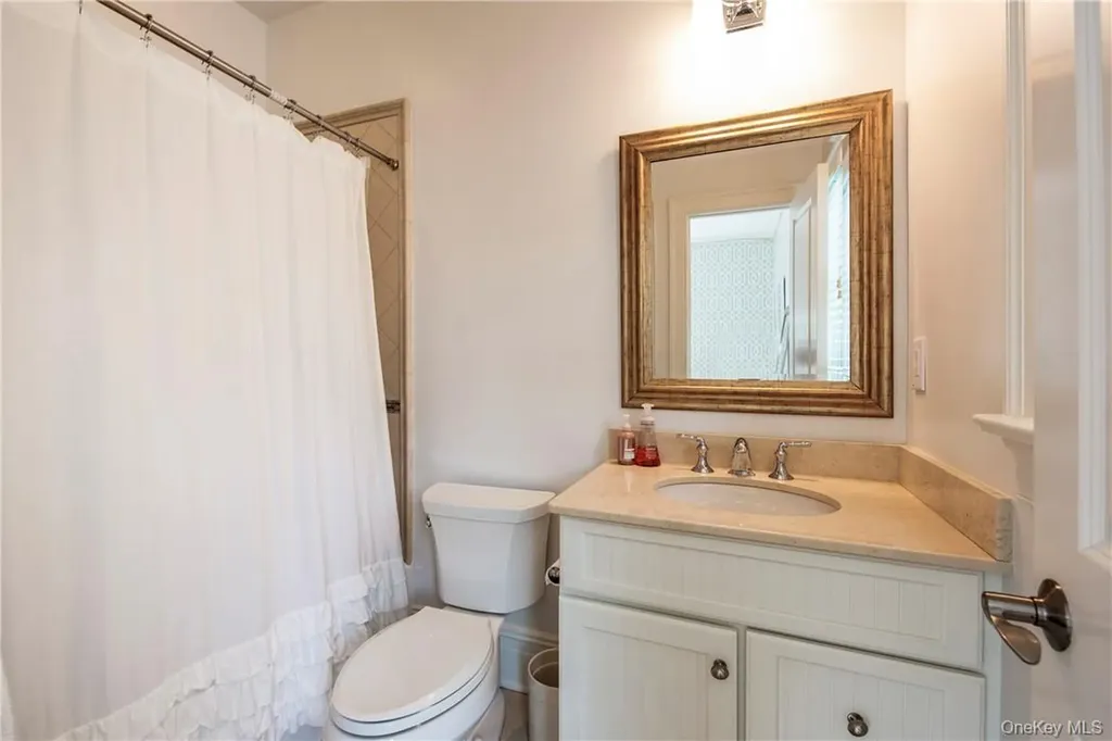 5 Trails End Rye NY 10580