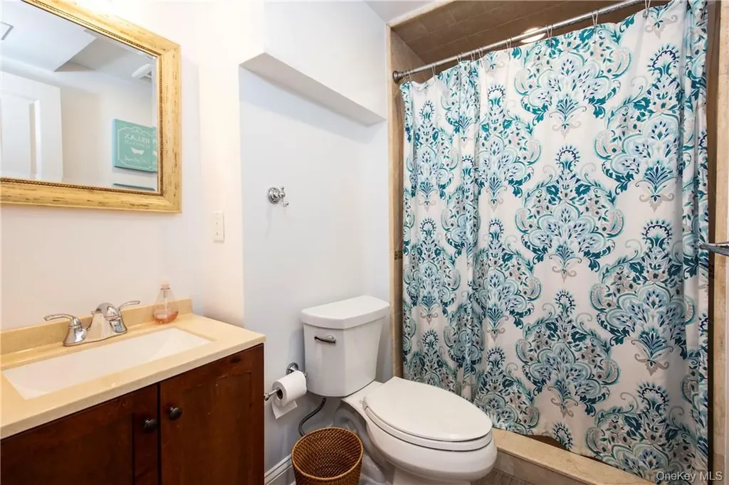 5 Trails End Rye NY 10580