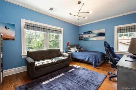 5 Trails End Rye NY 10580