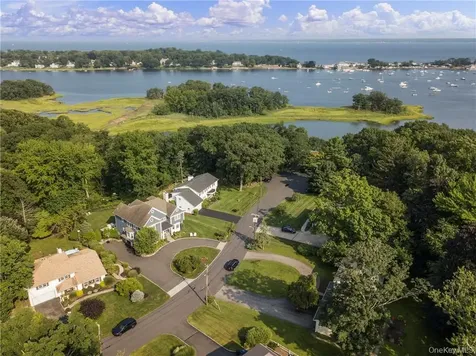 5 Trails End Rye NY 10580