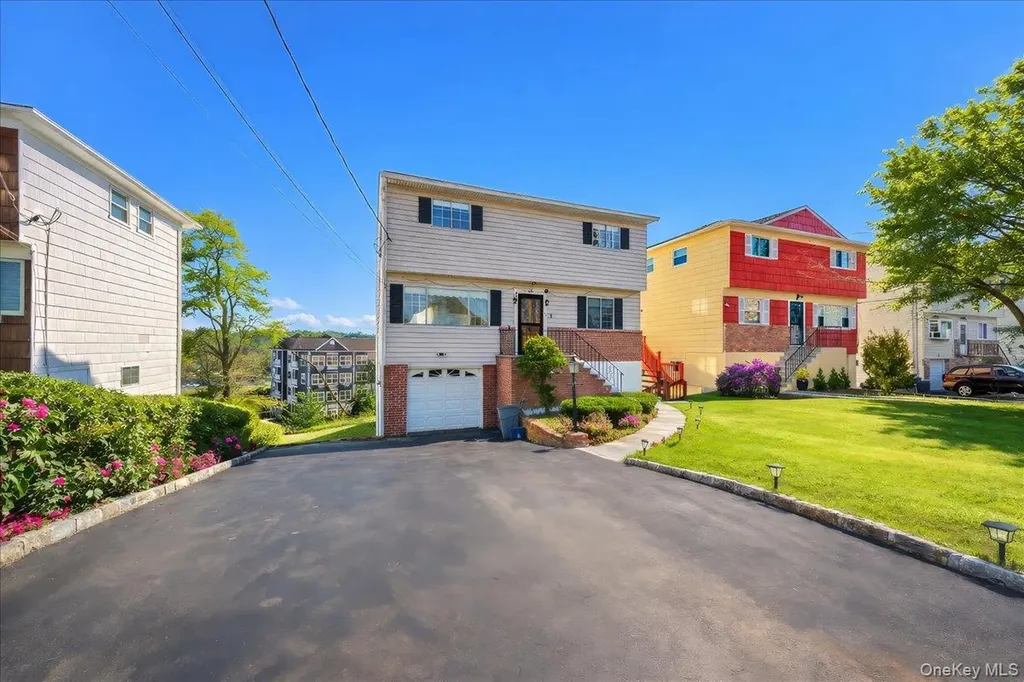 65 Skymeadow Place Elmsford NY 10523