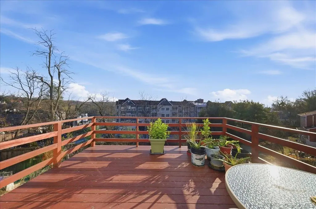 65 Skymeadow Place Elmsford NY 10523