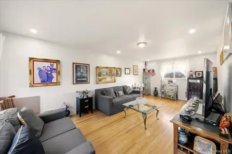 65 Skymeadow Place Elmsford NY 10523