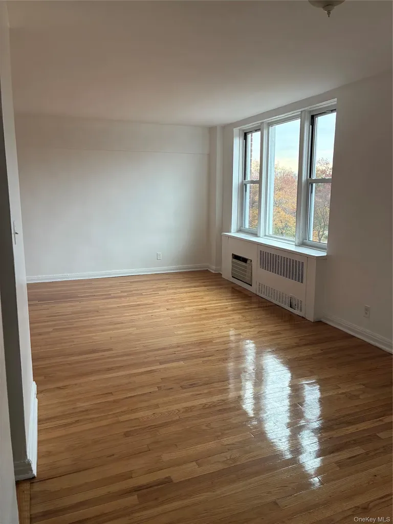 610 Waring Avenue Bronx NY 10467