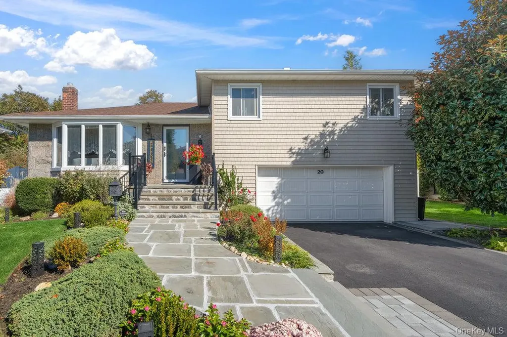20 Vista Road Plainview NY 11803
