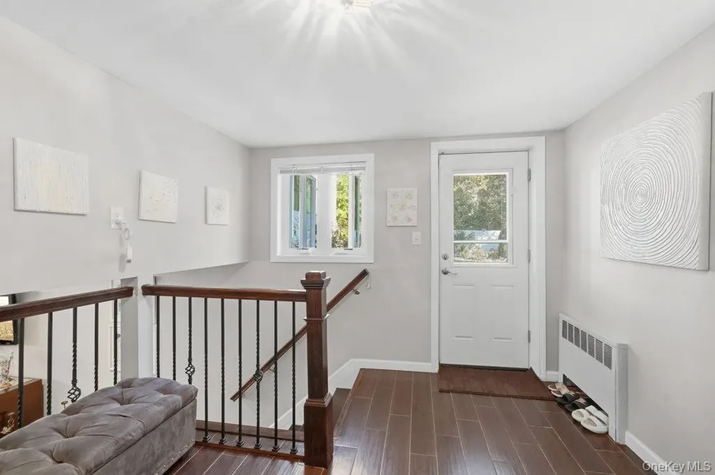 20 Vista Road Plainview NY 11803