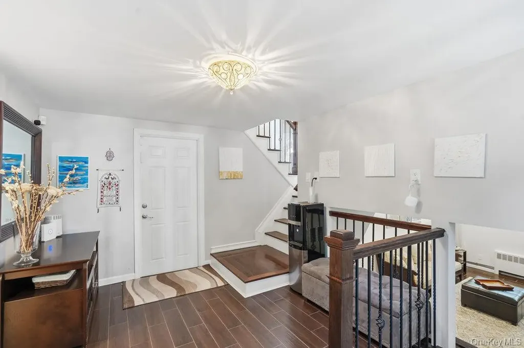 20 Vista Road Plainview NY 11803
