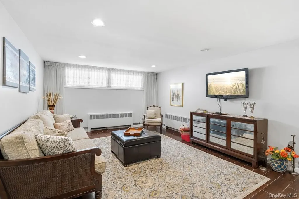 20 Vista Road Plainview NY 11803