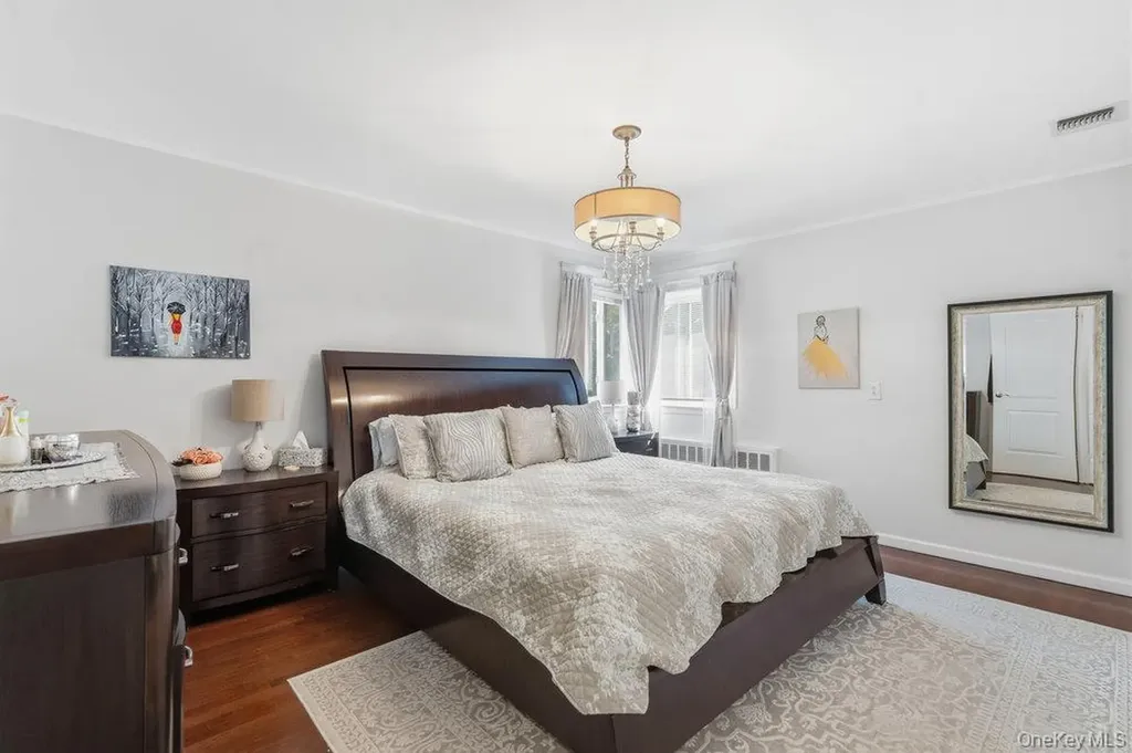 20 Vista Road Plainview NY 11803