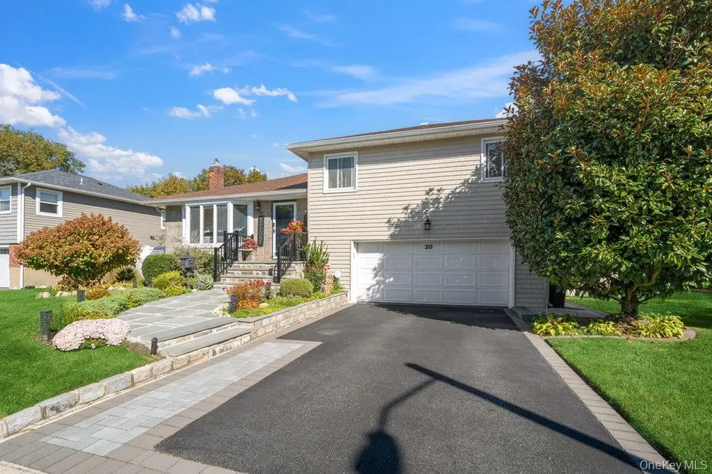 20 Vista Road Plainview NY 11803