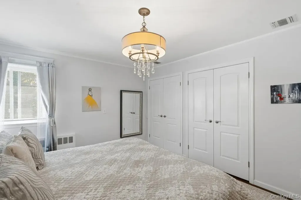 20 Vista Road Plainview NY 11803