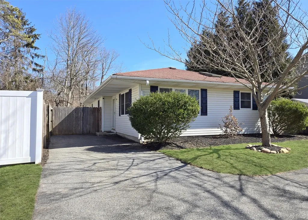 325 Dunton Avenue East Patchogue NY 11772