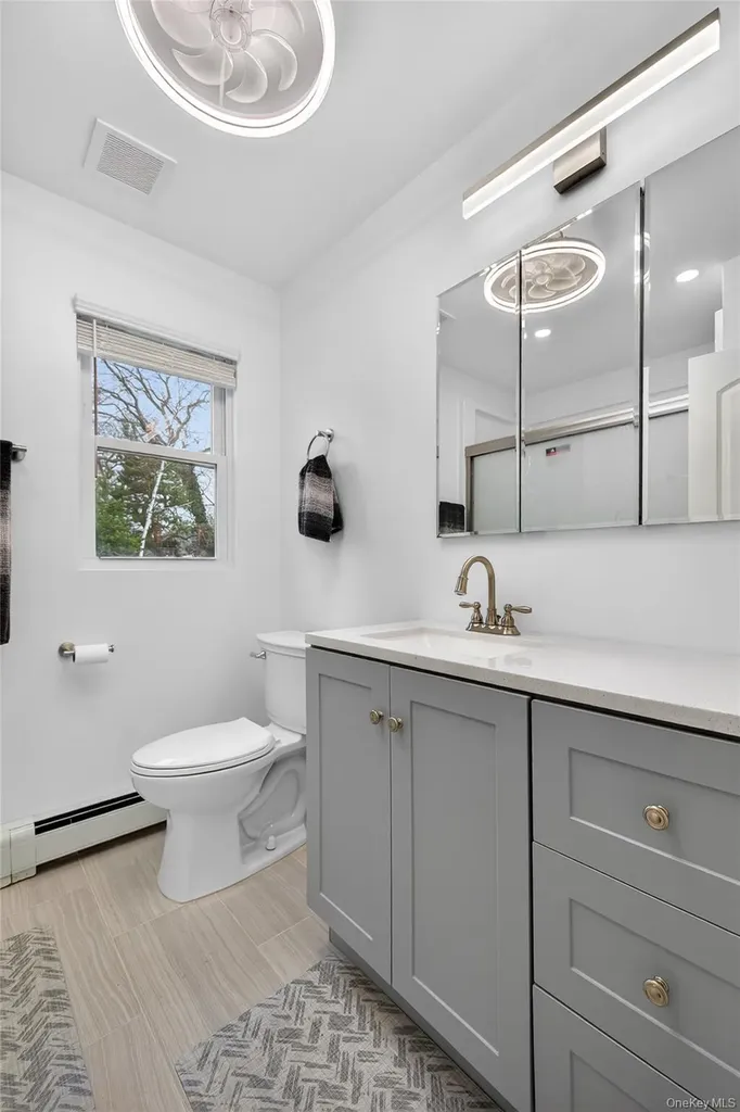 47 Weeks Road North Babylon NY 11703