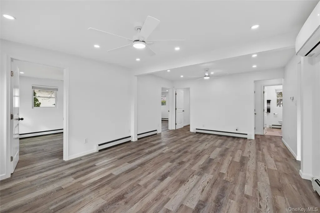47 Weeks Road North Babylon NY 11703