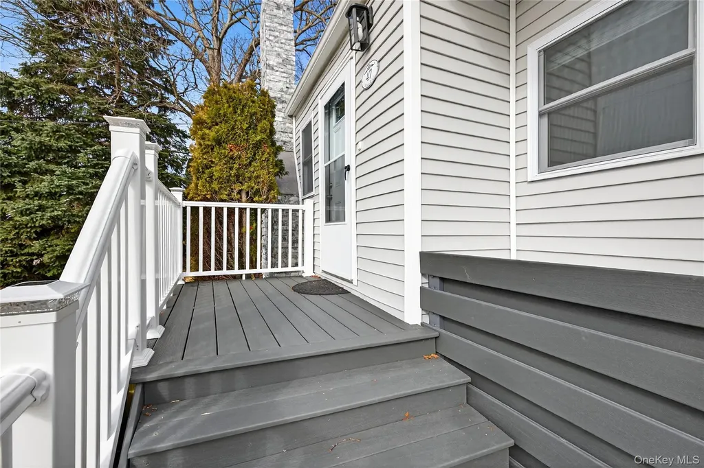 47 Weeks Road North Babylon NY 11703