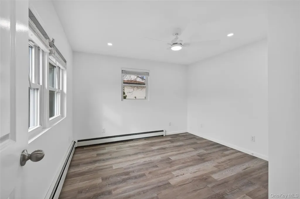 47 Weeks Road North Babylon NY 11703