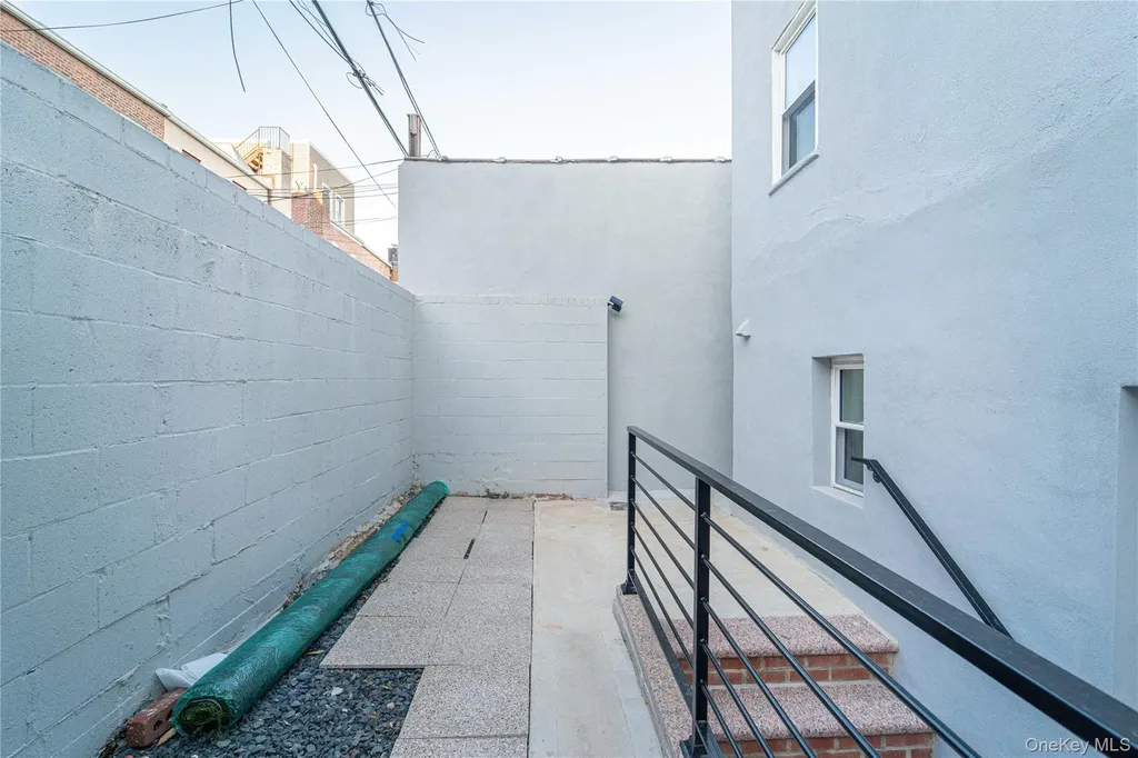 2134 33rd Street Astoria NY 11105