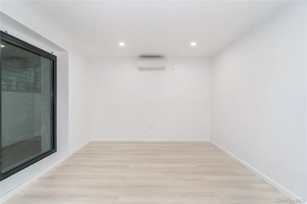 2134 33rd Street Astoria NY 11105