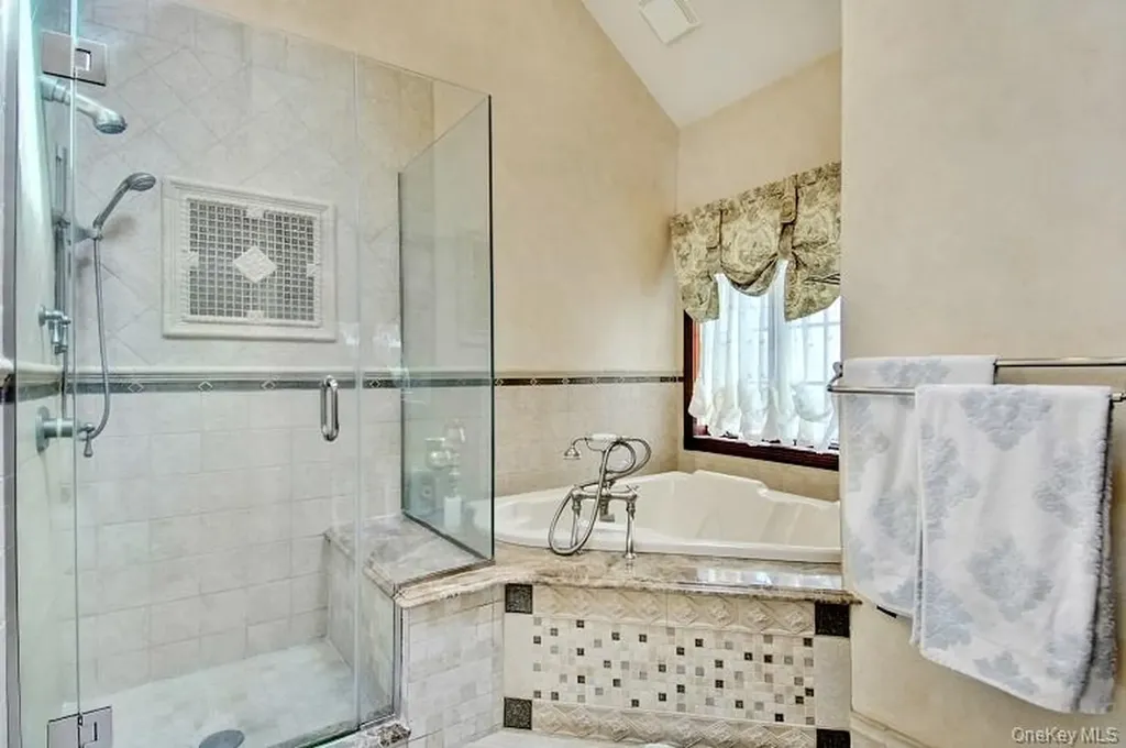15 Hilltop Drive Manhasset NY 11030