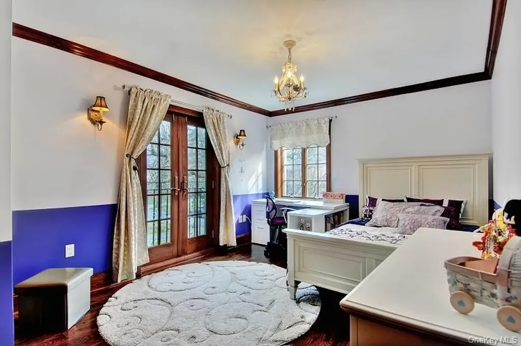 15 Hilltop Drive Manhasset NY 11030