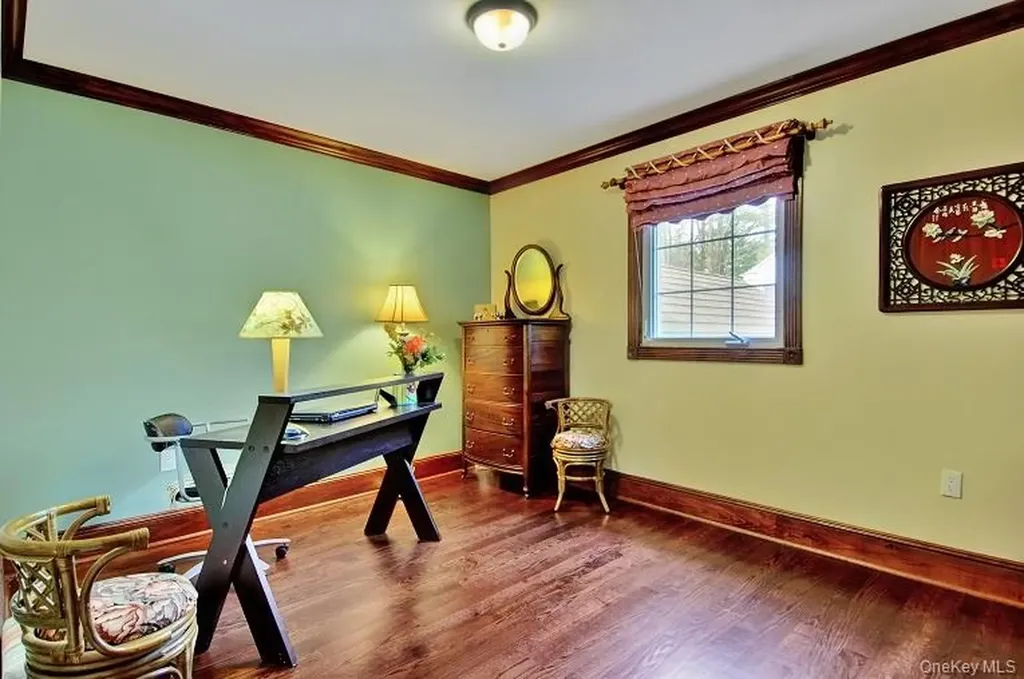 15 Hilltop Drive Manhasset NY 11030