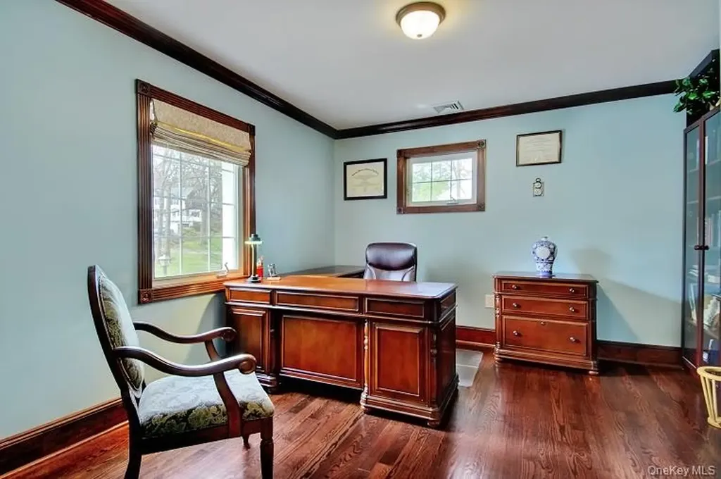 15 Hilltop Drive Manhasset NY 11030