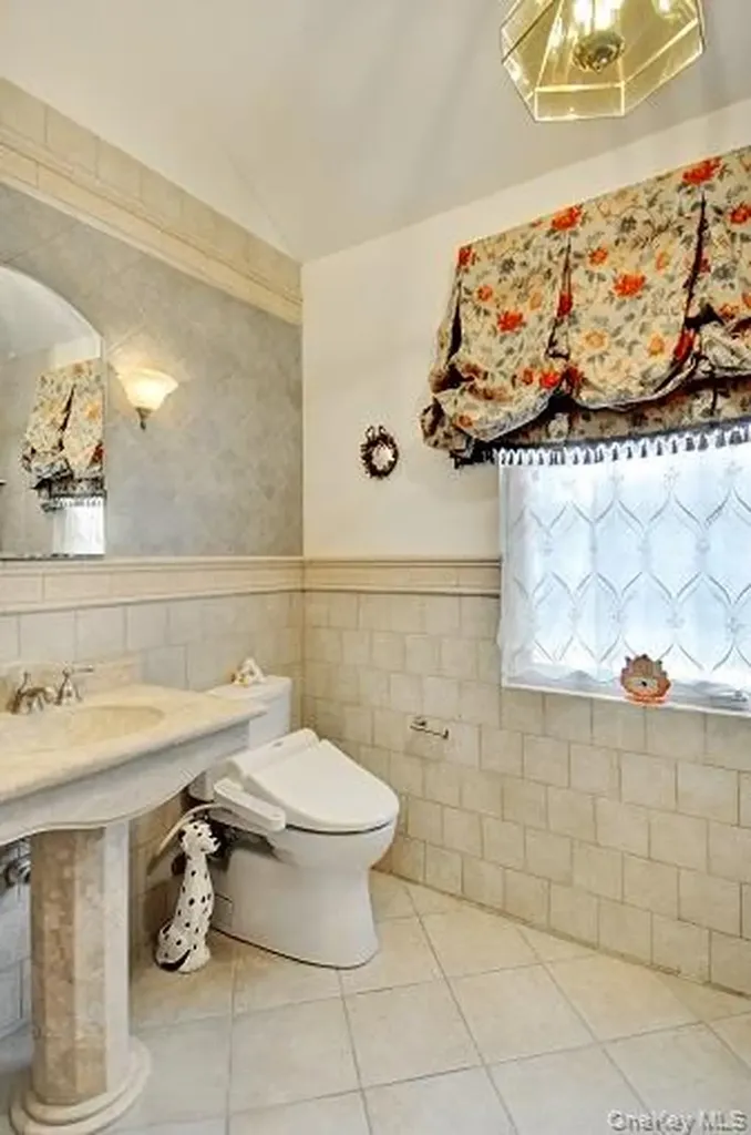 15 Hilltop Drive Manhasset NY 11030