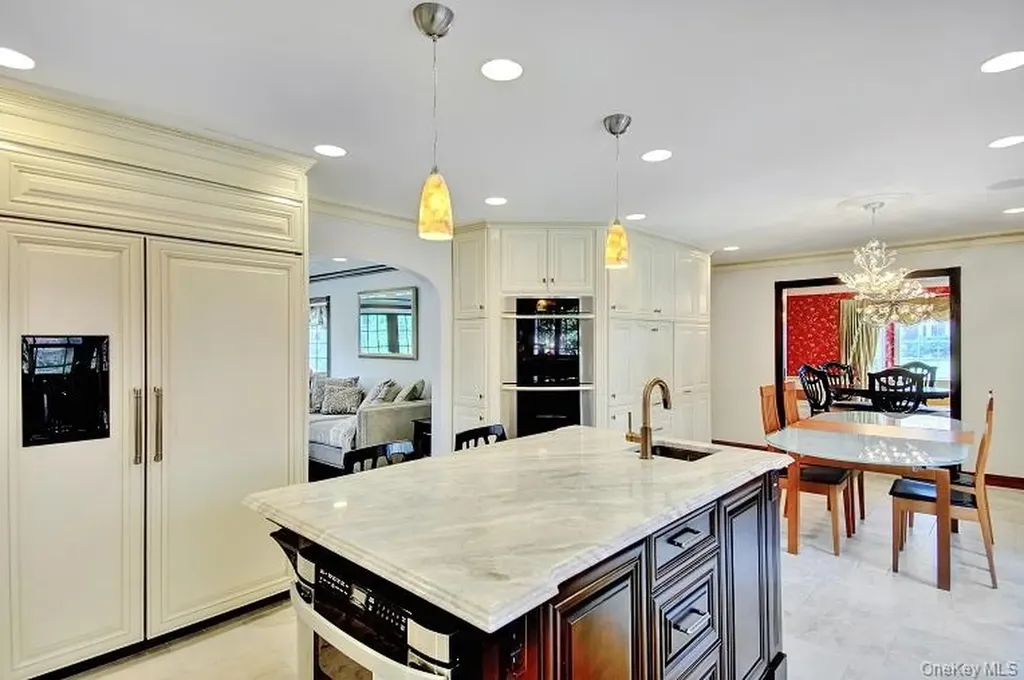 15 Hilltop Drive Manhasset NY 11030