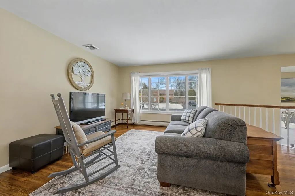 31 Marshmallow Drive Commack NY 11725