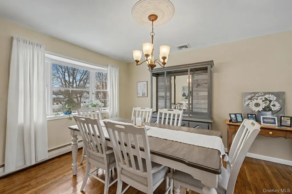 31 Marshmallow Drive Commack NY 11725