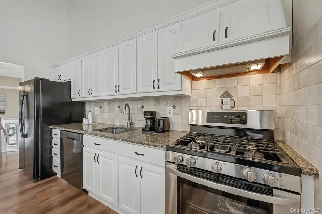 31 Marshmallow Drive Commack NY 11725