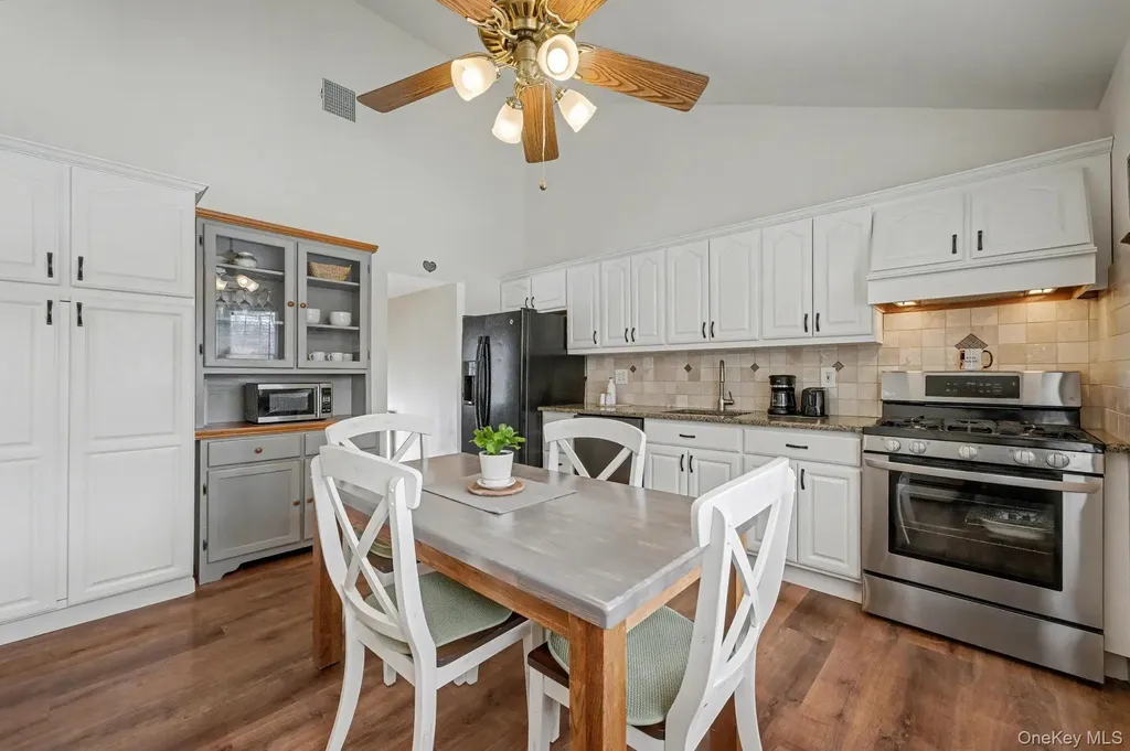 31 Marshmallow Drive Commack NY 11725