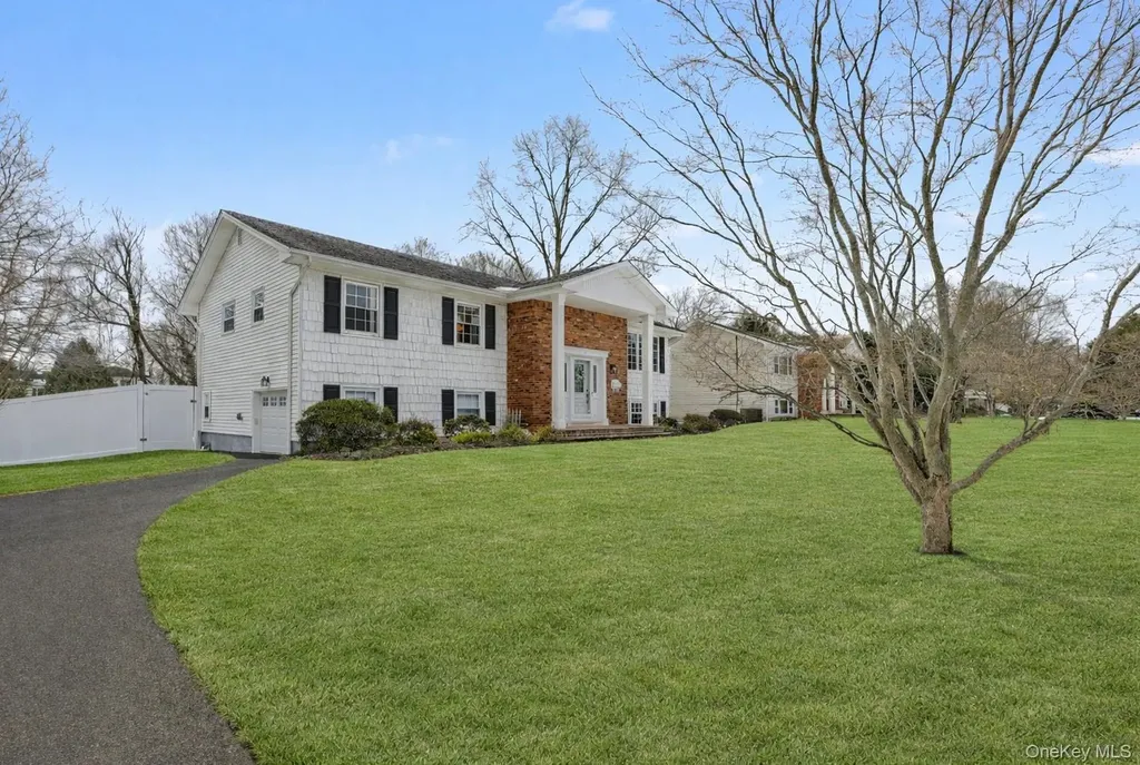 31 Marshmallow Drive Commack NY 11725