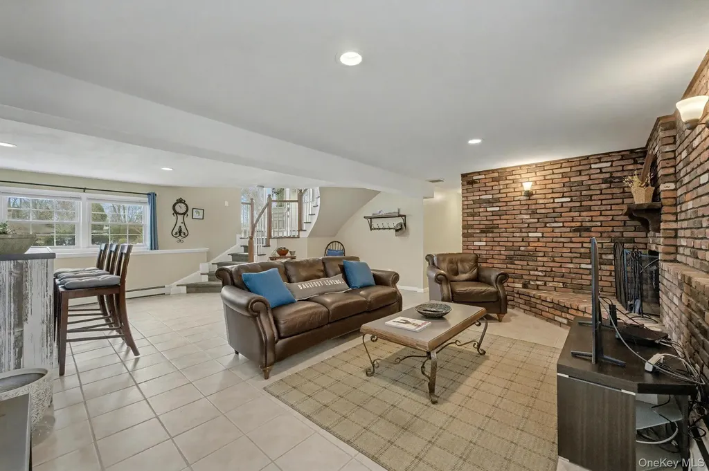 31 Marshmallow Drive Commack NY 11725