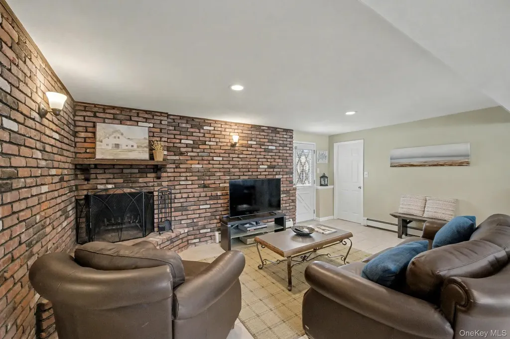 31 Marshmallow Drive Commack NY 11725