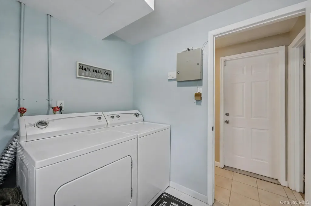 31 Marshmallow Drive Commack NY 11725