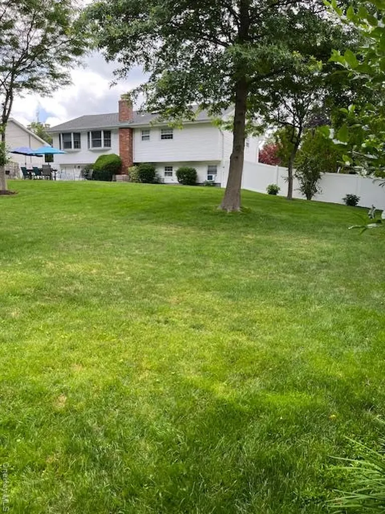 31 Marshmallow Drive Commack NY 11725