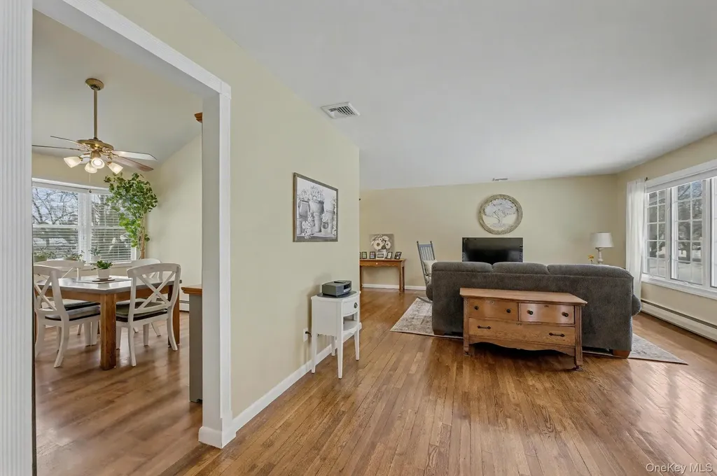 31 Marshmallow Drive Commack NY 11725