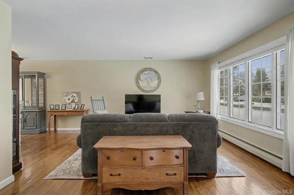 31 Marshmallow Drive Commack NY 11725
