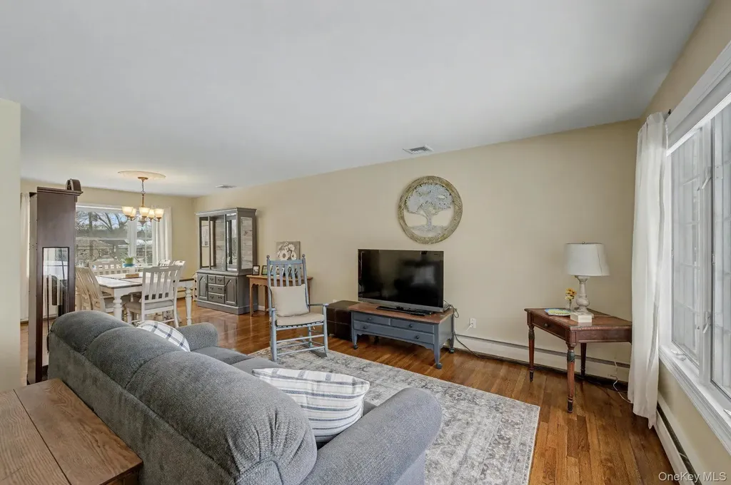 31 Marshmallow Drive Commack NY 11725