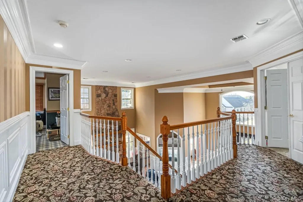 22 Turnberry Court Dix Hills NY 11746