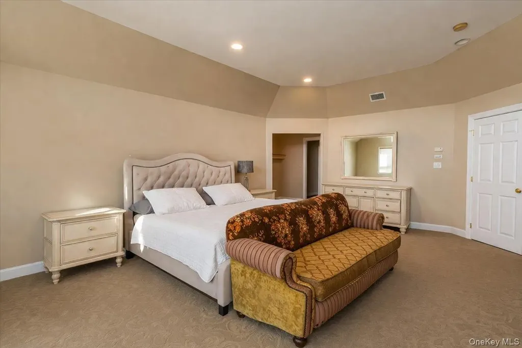 22 Turnberry Court Dix Hills NY 11746