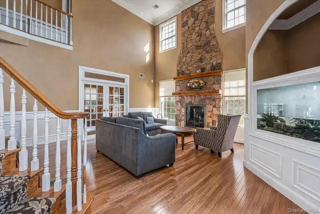 22 Turnberry Court Dix Hills NY 11746