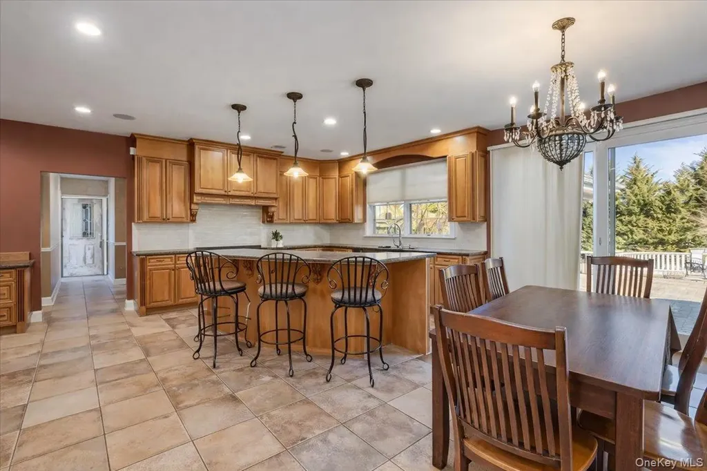 22 Turnberry Court Dix Hills NY 11746